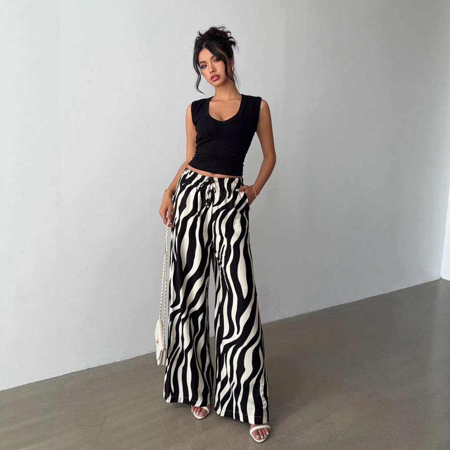 Wide-Leg Design Pants