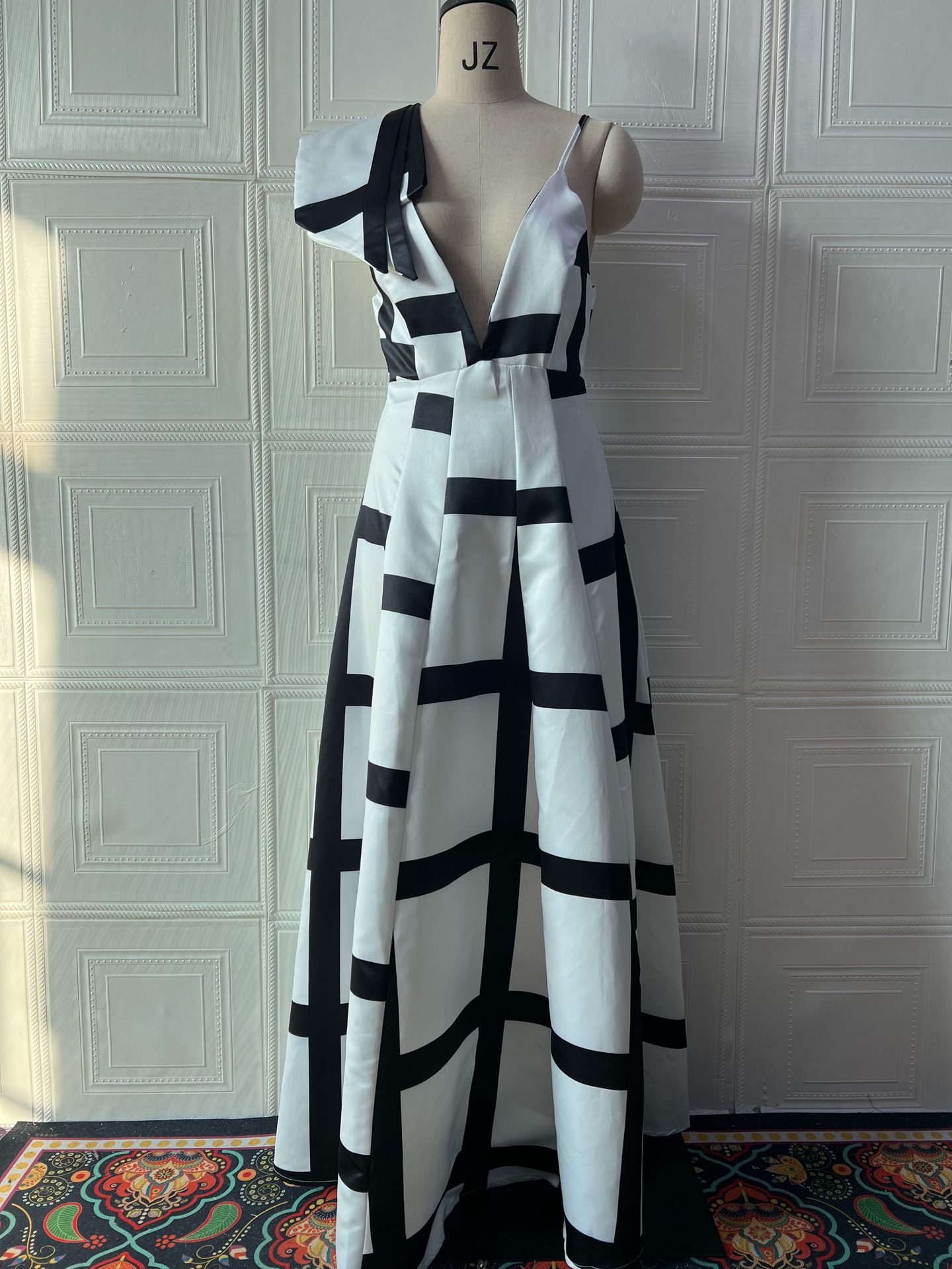 Figure-hugging Plaid Dress