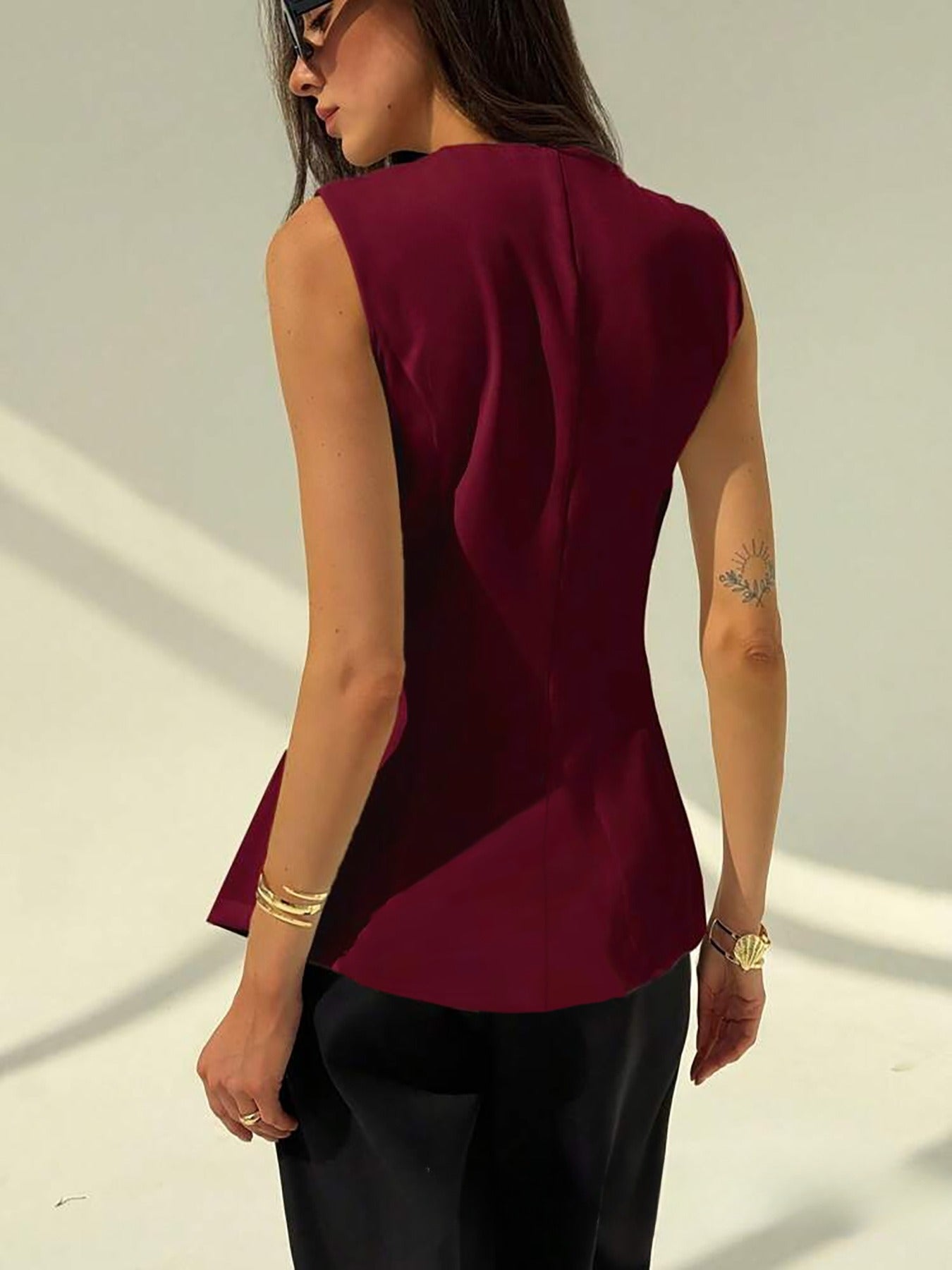 Sleeveless Waist-cinching Button Vest