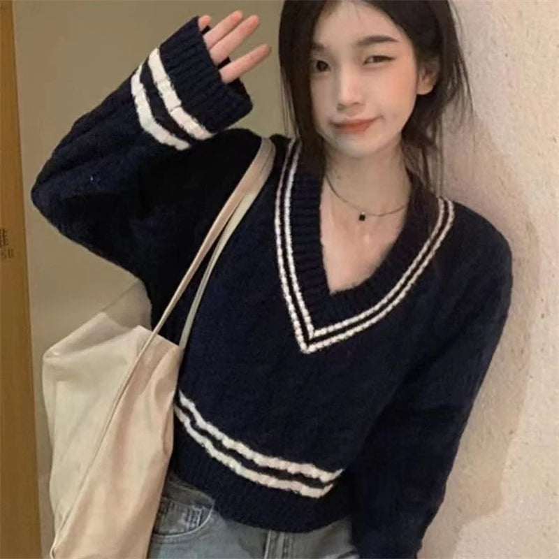 College Style Short Fried Dough Twists Contrast Round Neck Sweater Women's Autumn and Winter V Loose Knit Long Sleeved Sweater