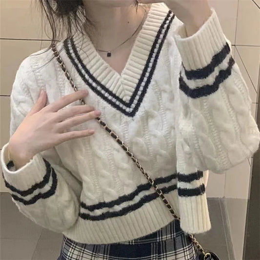 College Style Short Fried Dough Twists Contrast Round Neck Sweater Women's Autumn and Winter V Loose Knit Long Sleeved Sweater